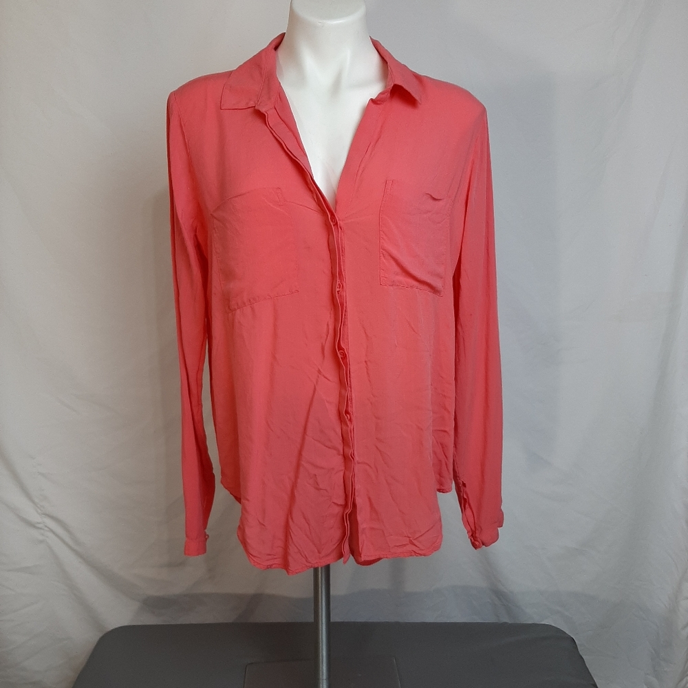 Chelsea and violet button down pink shirt medium